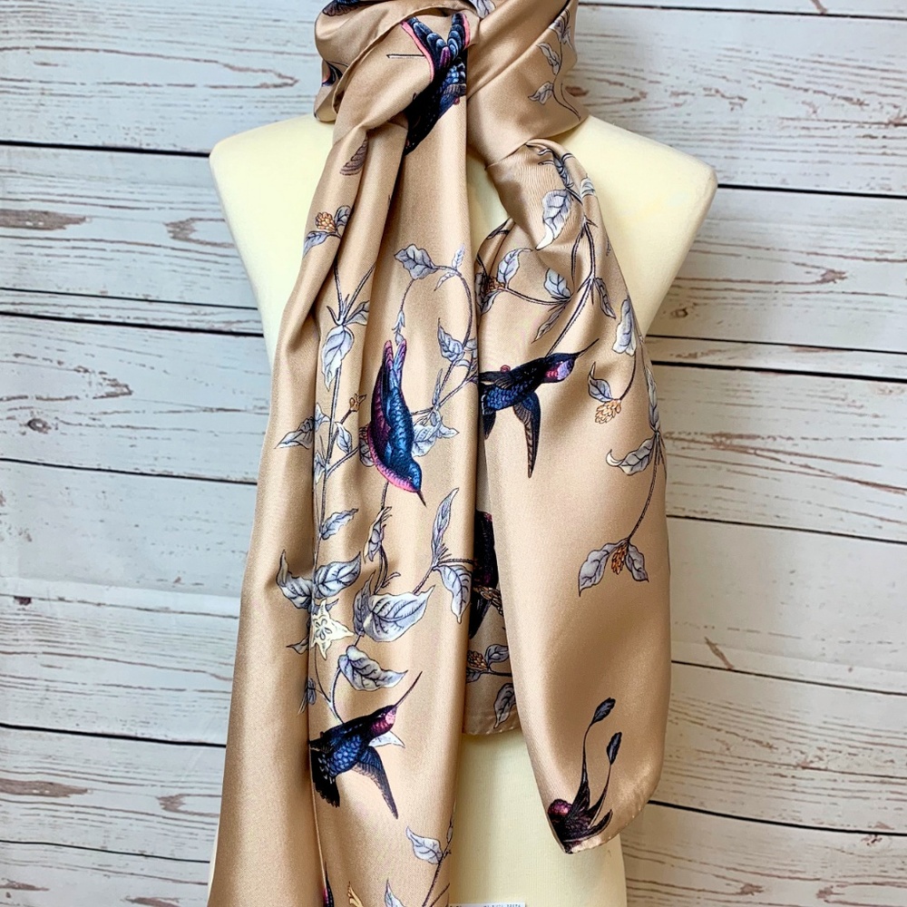 NWT DOLCE & GABBANA Silk Beige Bird Scarf Wrap - Picture 2 of 8